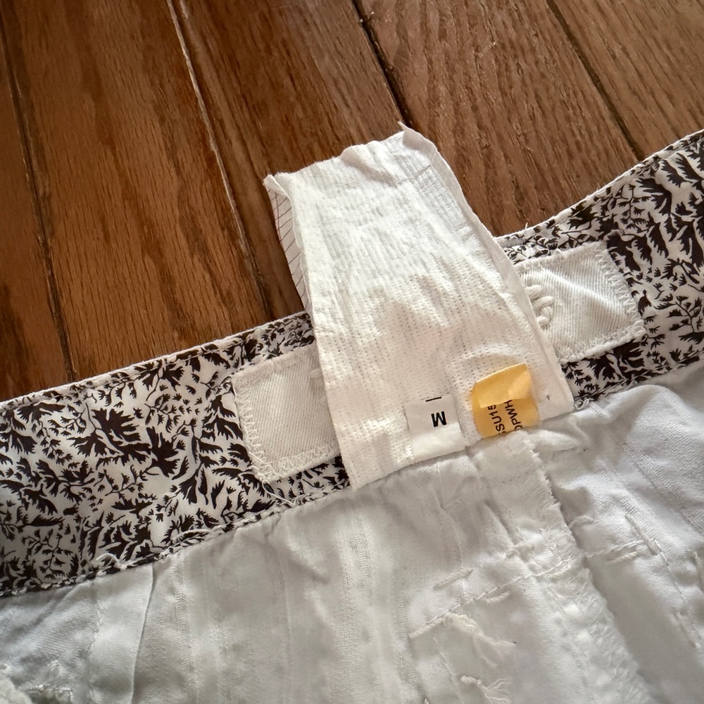 Da-Nang White Pants with Black Floral Waistband - Picture 4 of 5